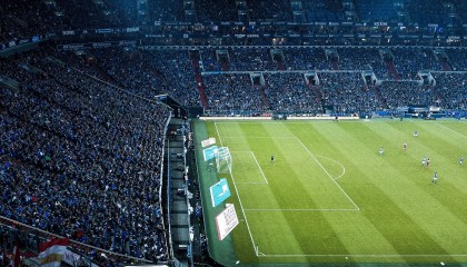 开云体育软件-逆转夜：那些让球迷用生命呐喊的比赛，逆转最多的球队