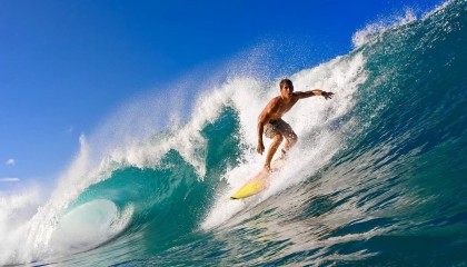 开云APP-逆境中的“英雄队长”：带伤坚持，逆风翻盘，英雄队队员